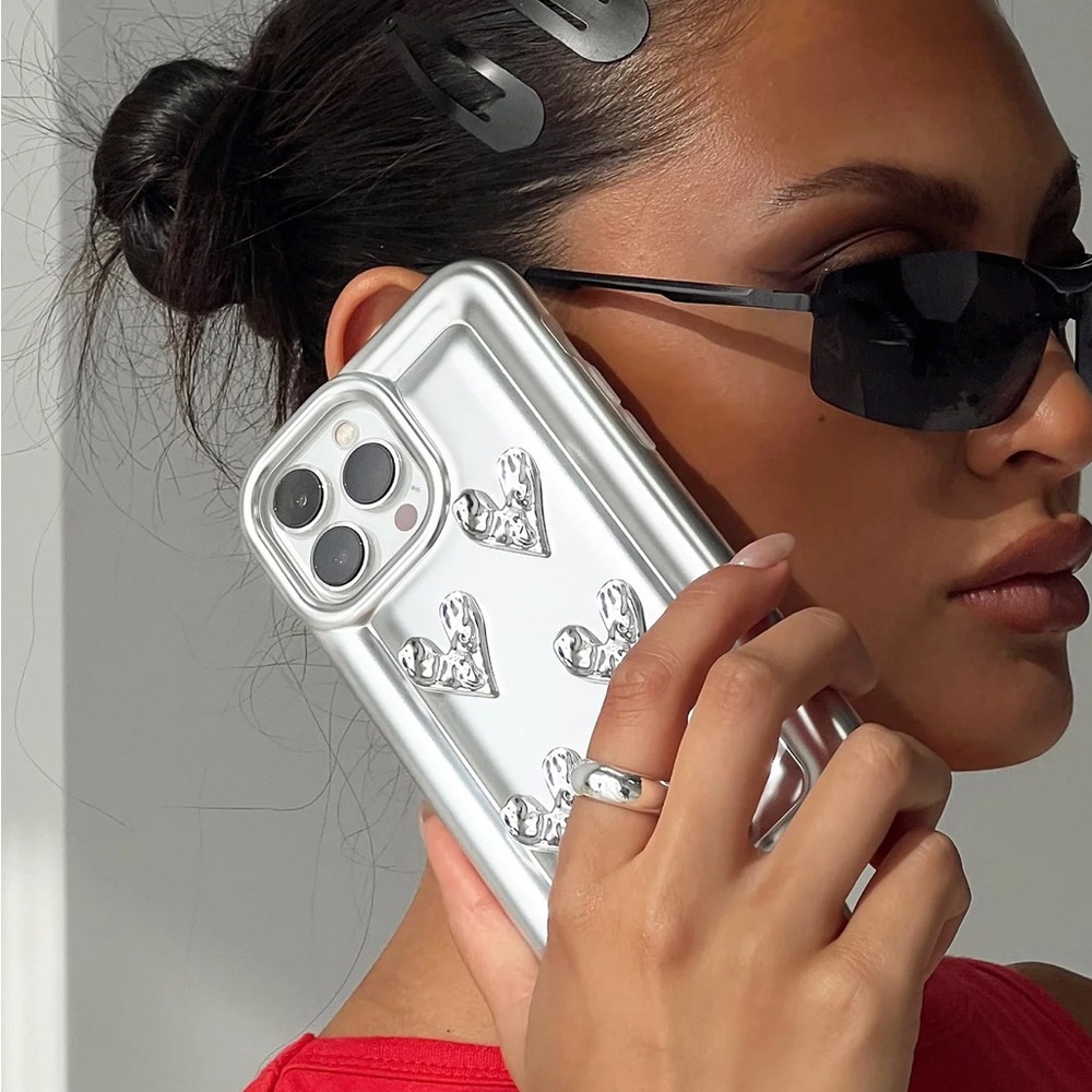 Princess Polly Silver Heart Design 14 Pro Max Phone Case